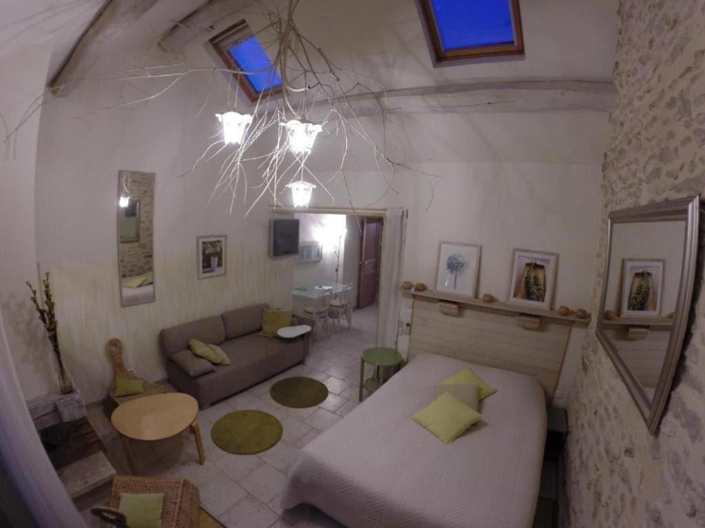 Gite Milly - 2 Studios En Coeur De Ville Екстер'єр фото