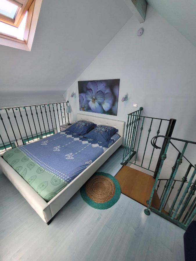 Gite Milly - 2 Studios En Coeur De Ville Екстер'єр фото
